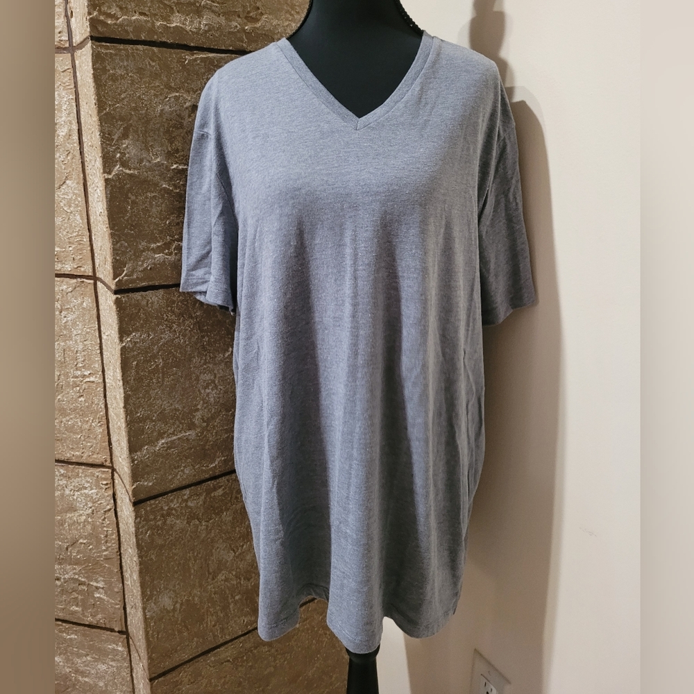Goodfellow & Co Gray And Navy Short Sleeve V-Neck Tees